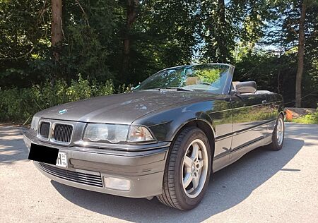 BMW 325i Cabrio H-Kennzeichen