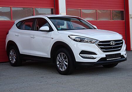 Hyundai Tucson 1,6 2WD **1.HAND/AHK(1900KG)/SEHR SCHÖN**