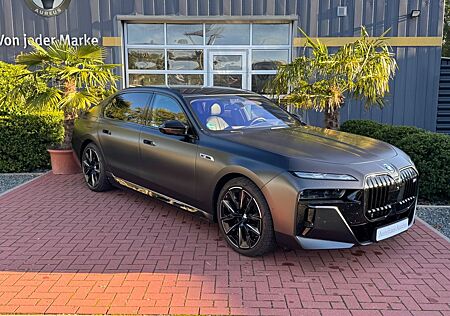 BMW M760 gebraucht kaufen BMW M760e xDrive *AHK*B&W*SkyLounge*Executive*M-Perf