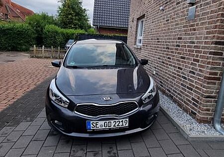 Kia Cee'd / Ceed 1.4 CVVT Attract Attract