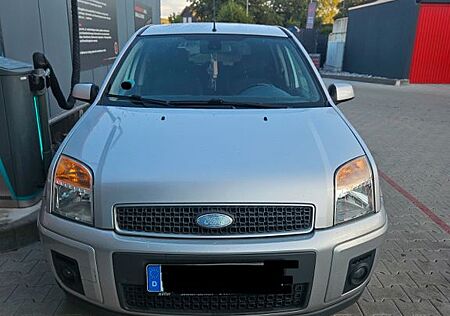 Ford Fusion 1,4 16V + EST +