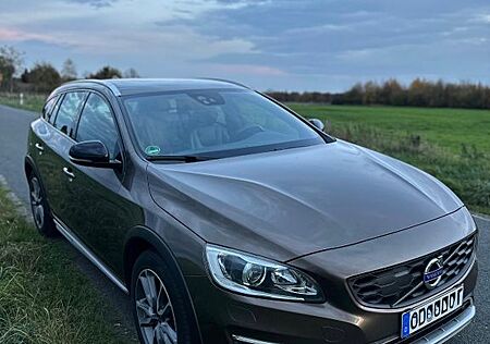 Volvo V60 CC V60 Cross Country D4 AWD Geartronic Pro StHz, LA