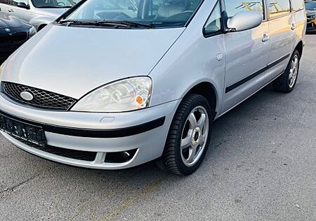 Ford Galaxy 2.3 16V Ghia 7-sitzig