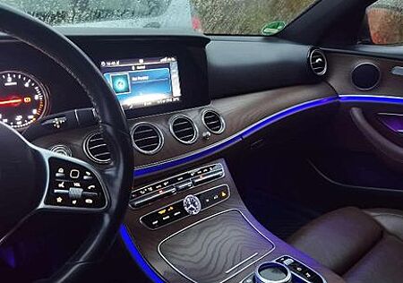Mercedes-Benz E 220 d T Autom. -