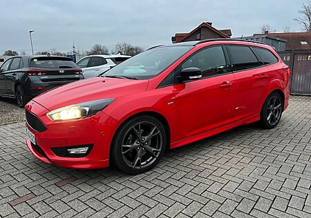 Ford Focus 1,5 EcoBoost 110kW ST-Line Red Turnier...