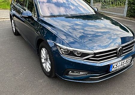 VW Passat Variant Volkswagen 2.0 TDI SCR DSG Business Vari...