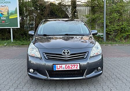 Toyota Verso Edition/Top Zustand/Panorama-Dach/ Tüv Neu