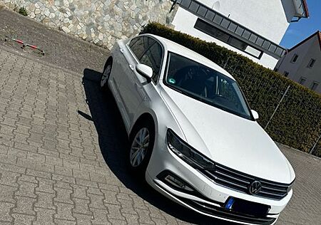 VW Passat Volkswagen 2.0 TDI SCR DSG -