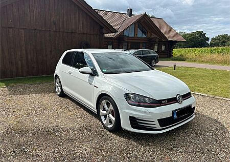 VW Golf Volkswagen 2.0 TSI DSG BMT GTI GTI