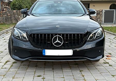 Mercedes-Benz E 220 d AVANTGARDE / Volldigital / Limousine