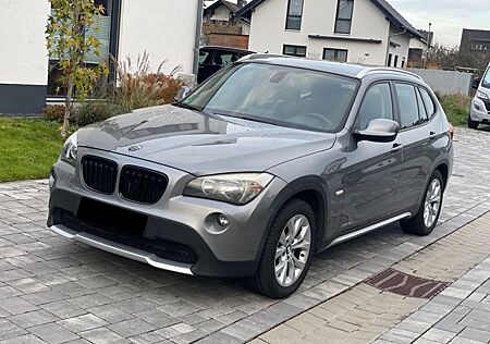 BMW X1 xDrive18d Sportpaket Automatik PDC Navi