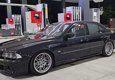 BMW 540i A M-Paket von Werk