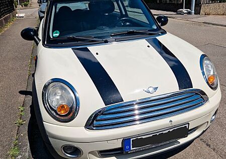 Mini Cooper weiß *Schiebedach*Tüv neu*