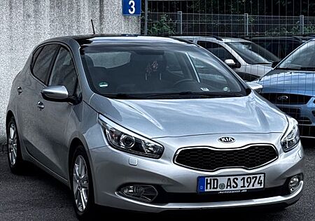 Kia Cee'd / Ceed 1.6 GDI Platinum PANORAMADACH
