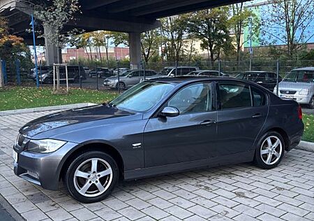 BMW 320i Schiebedach,Tempomat, Nichtraucherfahrzeug