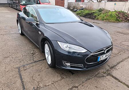 Tesla Model S P85D free Supercharger SC01