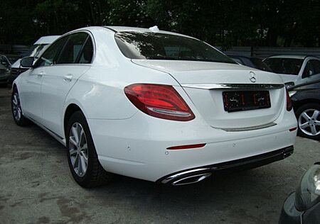 Mercedes-Benz E 200 E 200d EXCLUSIVE Autom. LEDER NAVI KAMERA