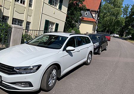 VW Passat Variant Volkswagen 2.0 TDI SCR Business Variant ...
