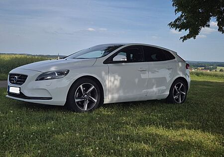 Volvo V40 T2 LINJE YOU