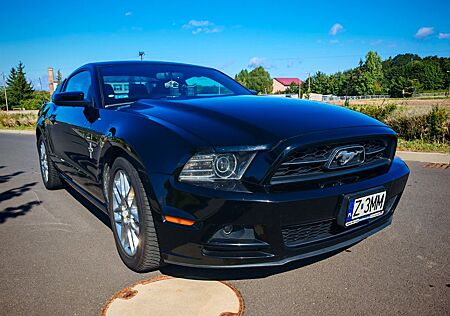 Ford Mustang 3.7 V6 PREMIUM PONY PACKAGE