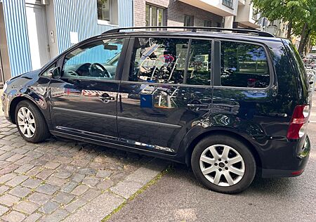 VW Touran Volkswagen 2.0 TDI 125 kW DSG Highline Highline