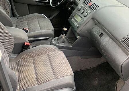 VW Touran Volkswagen 1.9 TDI 77kW DSG Basis Basis