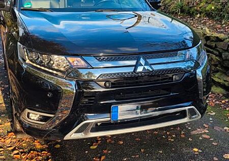 Mitsubishi Plug in Hybrid Outlander Plug-in Hybrid Outlander 2.4 MIVEC PLUG-IN H...