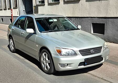 Lexus IS 200 - Scheckheftgepflegt - 6 Gang Schalter