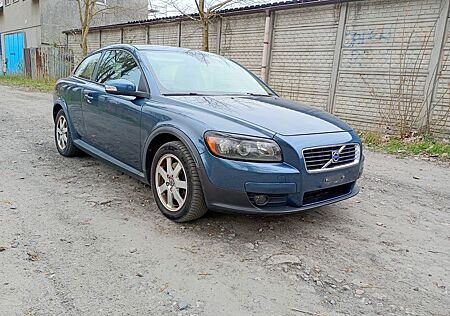Volvo C30 2.4 170ps servicebuch AHK 1600kg gesamt 3,5T