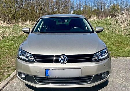 VW Jetta Volkswagen 1.4 TSI DSG LIFE TÜV 03/28 Bi-Xenon