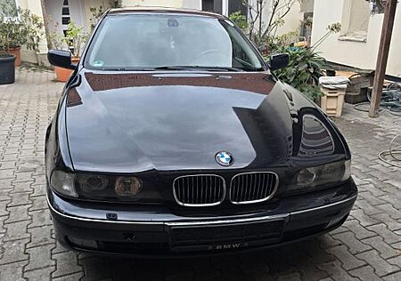 BMW 535i A -