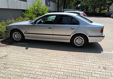 BMW 520i
