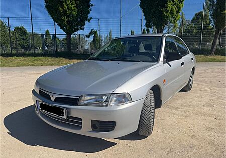 Mitsubishi Lancer 1300 GLX el. Glasschiebe-Hubdach GLX