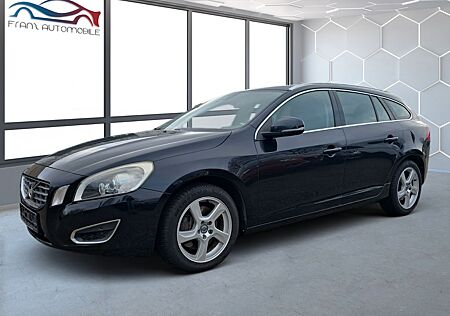 Volvo V60 Kombi Summum*LEDER*XENON*KAMERA*SCHIEBEDACH*