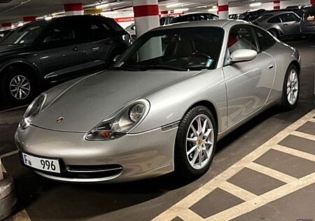 Porsche 996 Carrera Coupé Top gepflegt