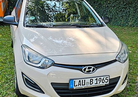 Hyundai i20 1.2 beige Benzin/AUTOGAS