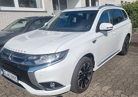Mitsubishi Plug in Hybrid Outlander Plug-in Hybrid Outlander 2.0 MIVEC PLUG-IN Top