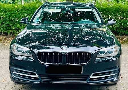 BMW 525 xDrive Touring Top Zustand, Scheckheft