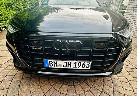 Audi Q8 50 TDI quattro tiptronic -