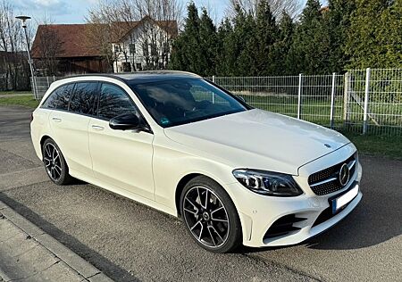 Mercedes-Benz C 300 d T-Modell, AMG Line, diamantweiß bright
