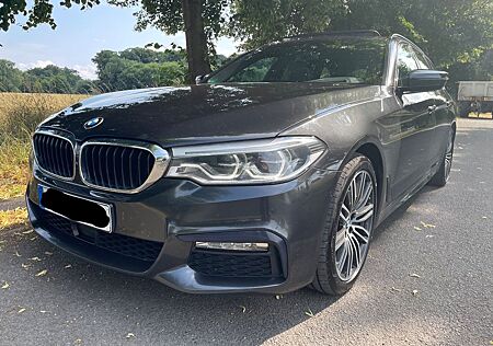 BMW 530d xDrive Touring M-Paket LED AHK Massage Pano