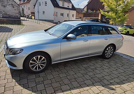 Mercedes-Benz E 200 T Autom. -