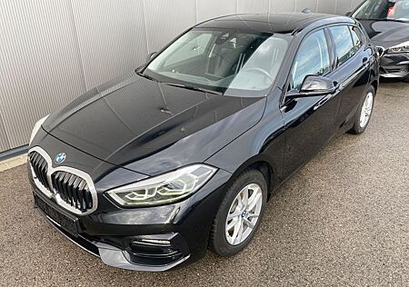 BMW 118i Sport Line *Navi*PDC*Panoramadach*