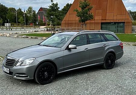 Mercedes-Benz E 350 4MATIC T BlueEFFICIENCY AVANTGARDE AVA...