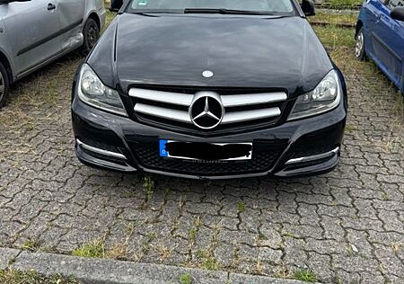 Mercedes-Benz 220