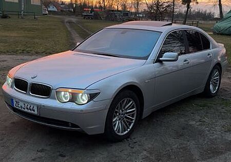 BMW 735i A -