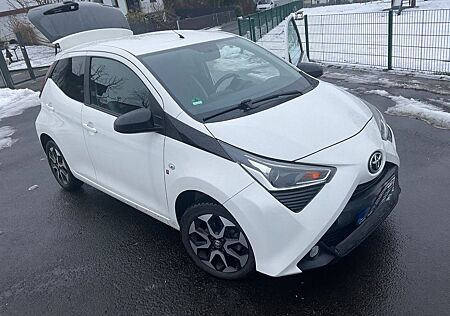Toyota Aygo (X) Aygo (X) 1,0-l-VVT-i Team Deutschland Team D...