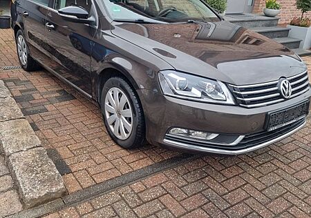 VW Passat Variant Volkswagen 2.0 TDI DSG Exclusive BMotion...