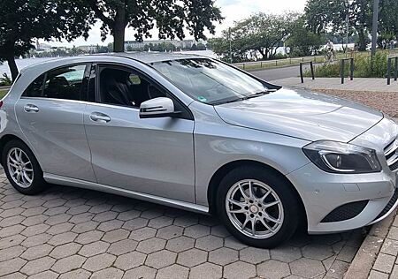 Mercedes-Benz A 180 BlueEFFICIENCY Style Style