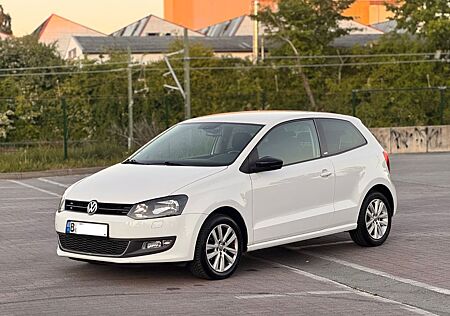 VW Polo Volkswagen STYLE/TÜV-NEU/KLIMA/NAVI/2-HAND/ALLWETTER